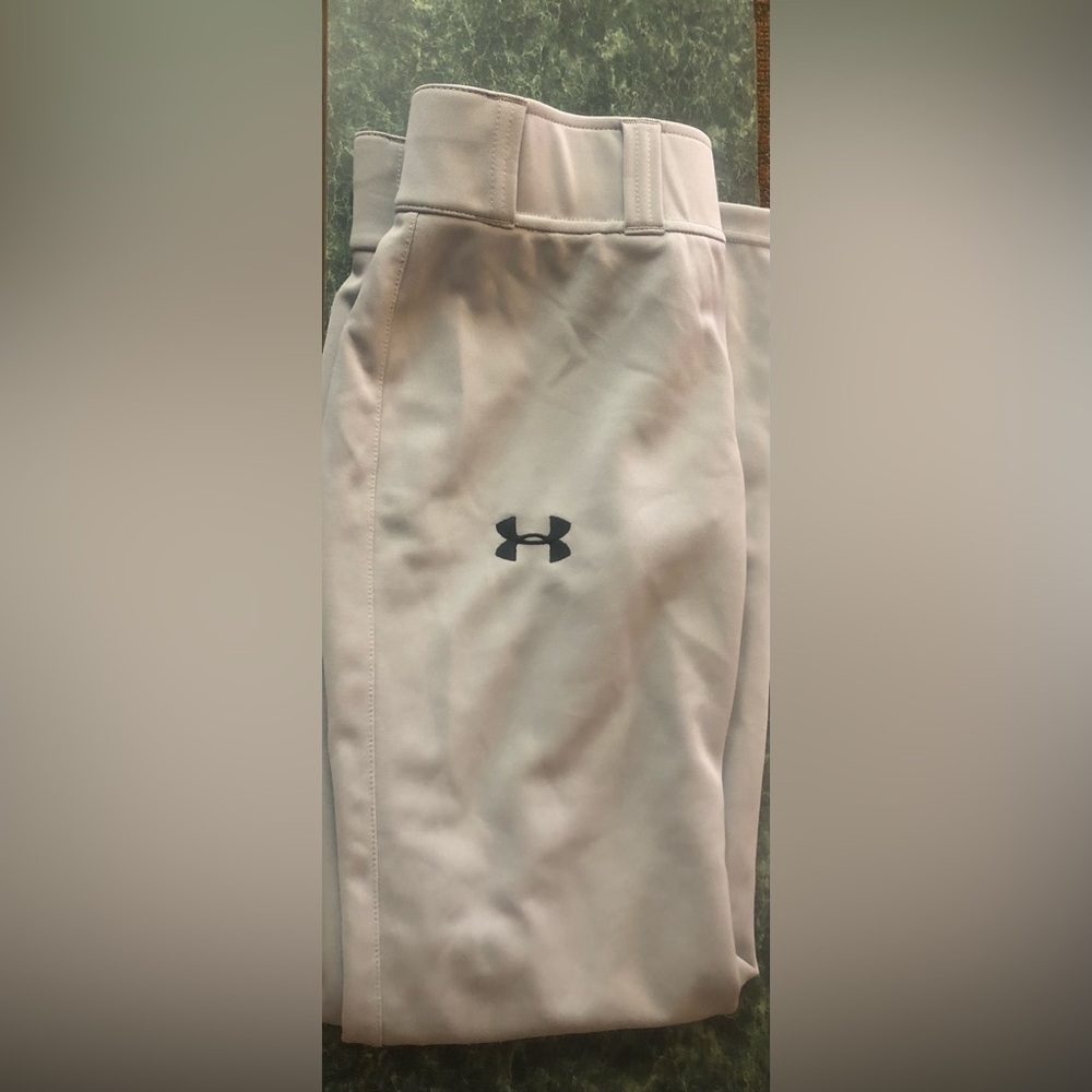 Under Armour Light Gray Athletic Bottoms with Black Logo Tag